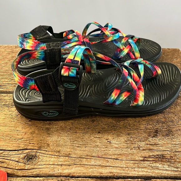 Chaco tie dye Women's Sandals - Picture 1 of 4